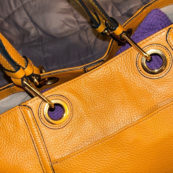 Vince Camuto bag - Picture 2 of 11